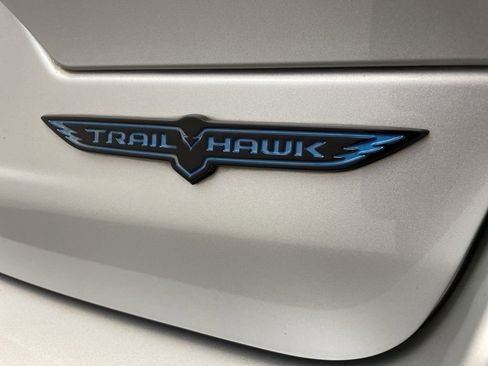 Certified 2022 Jeep Grand Cherokee Trailhawk image 8