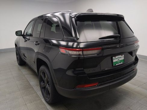 Used 2023 Jeep Grand Cherokee Altitude AWD/4WD image 5