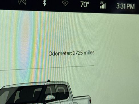 Used 2025 Rivian R1T Adventure image 32