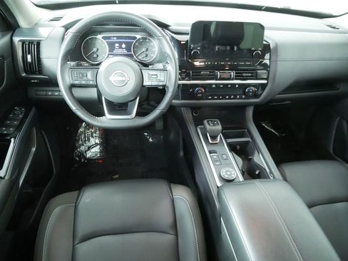 Used 2025 Nissan Pathfinder SL AWD/4WD image 20