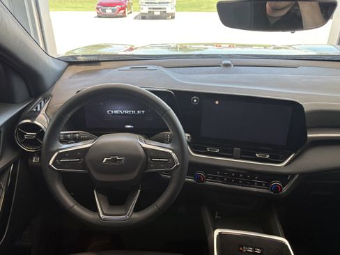 Used 2025 Chevrolet Equinox LT w/ Convenience Package II FWD image 11