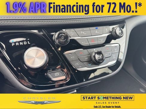 New 2026 Chrysler Pacifica Select image 36