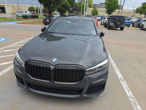 Used 2022 BMW 740i xDrive w/ M Sport Package AWD/4WD image 2