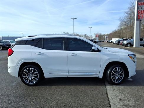 Used 2024 GMC Terrain Denali w/ Denali Premium Package image 2