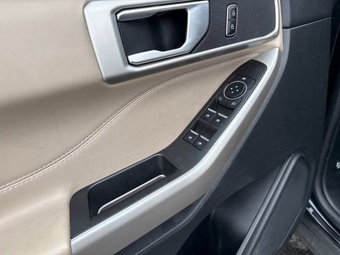 Used 2023 Ford Explorer XLT w/ Equipment Group 202A image 14