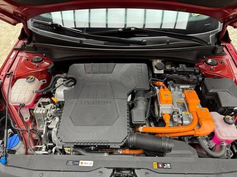 Used 2023 Hyundai Elantra Limited w/ Preferred Accessory Package image 28