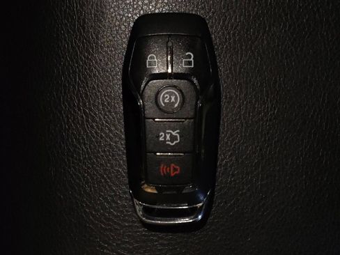 Used 2017 Lincoln MKC Premiere FWD image 32