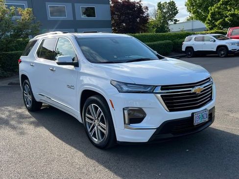 Used 2023 Chevrolet Traverse High Country AWD/4WD image 1