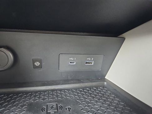 New 2025 Nissan Pathfinder SL w/ Black Appearance Package image 18