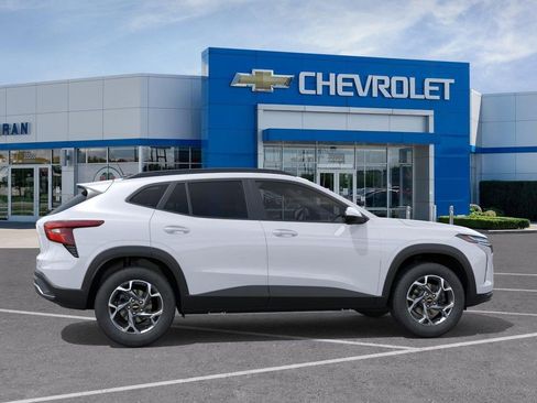 New 2026 Chevrolet Trax LT FWD image 5