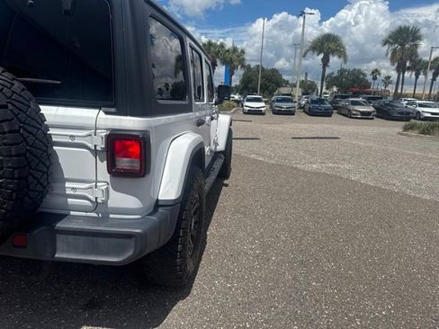Used 2019 Jeep Wrangler Unlimited Sahara AWD/4WD image 26