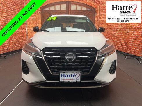 Used 2024 Nissan Kicks SR image 2