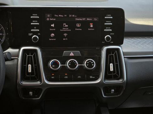 Used 2023 Kia Sorento LX FWD image 21