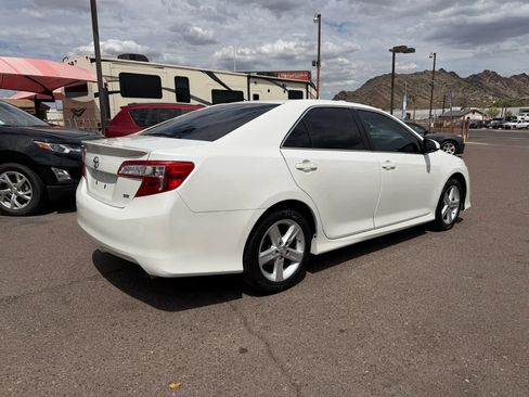 Used 2014 Toyota Camry SE image 5