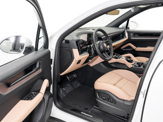 Certified 2026 Porsche Cayenne AWD/4WD image 7