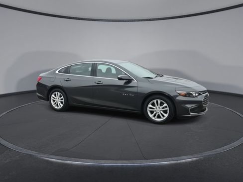 Used 2016 Chevrolet Malibu LT w/ Leather Package FWD image 9