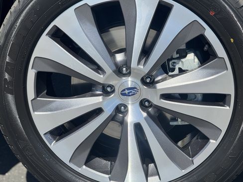 Used 2022 Subaru Ascent Limited w/ Technology Package image 8