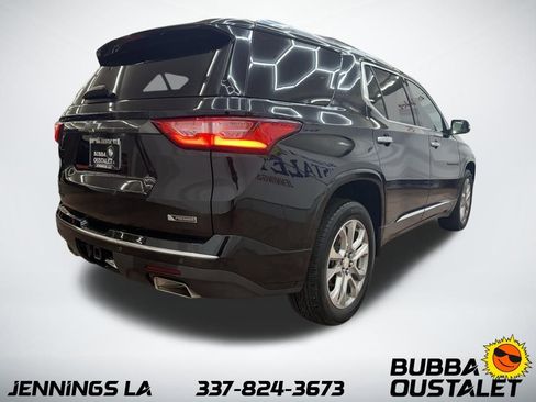 Used 2018 Chevrolet Traverse Premier w/ LPO, Blackout Package FWD image 5