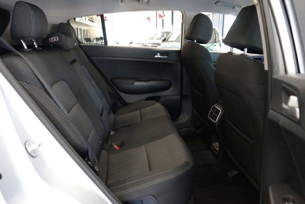 Used 2020 Kia Sportage LX FWD image 12