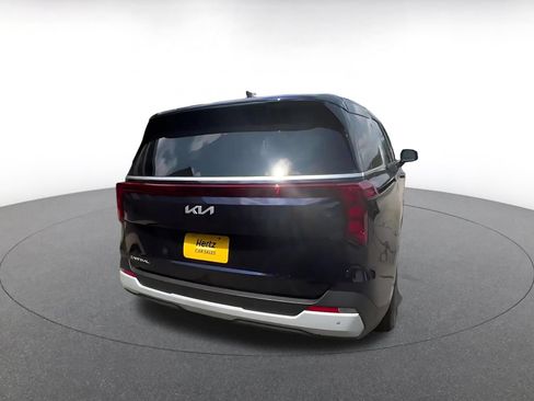 Used 2026 Kia Carnival FWD image 11