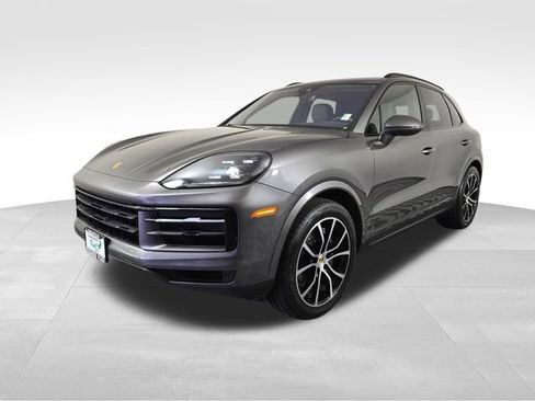 Used 2024 Porsche Cayenne AWD/4WD image 3