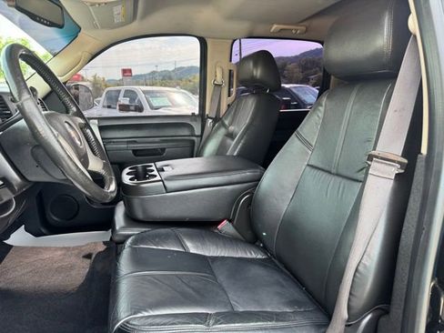 Used 2014 Chevrolet Silverado 2500 LT w/ Interior Plus Package AWD/4WD image 10
