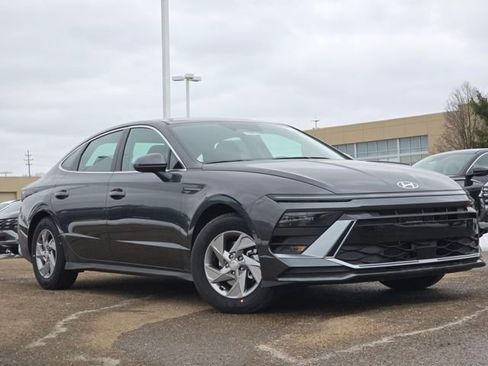 New 2026 Hyundai Sonata SE FWD image 2