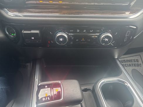 Used 2025 GMC Sierra 1500 Elevation w/ Elevation Premium Package image 30