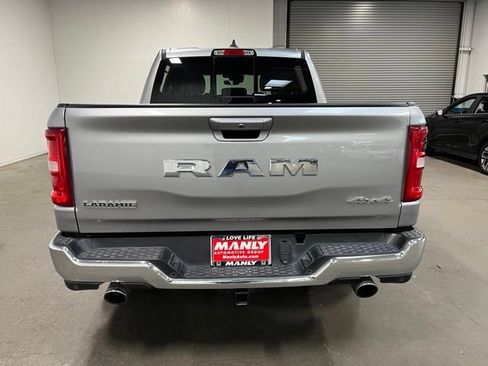 Used 2025 RAM 1500 Laramie AWD/4WD image 4