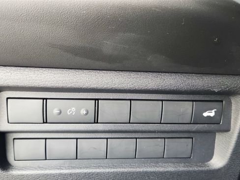 Used 2024 Mitsubishi Outlander FWD image 25