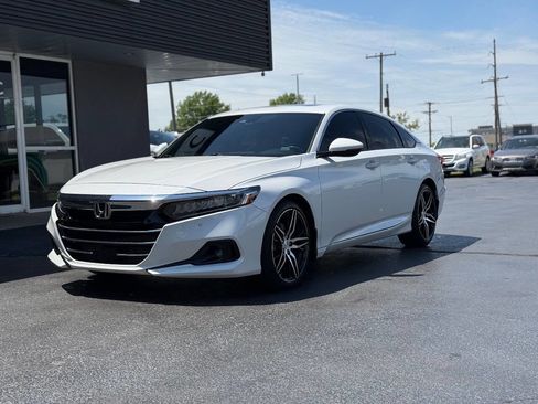 Used 2021 Honda Accord Touring image 4