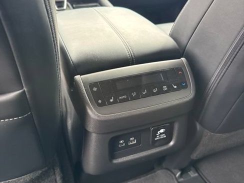 Certified 2023 Nissan Pathfinder Platinum AWD/4WD image 12