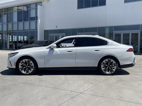 New 2025 BMW 530i image 9