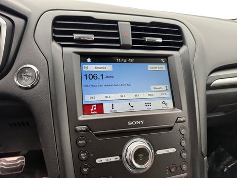 Used 2017 Ford Fusion Titanium image 12