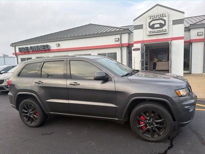Used 2017 Jeep Grand Cherokee Altitude