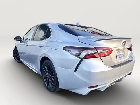 Used 2021 Toyota Camry SE w/ Carpet Mat Package (TMS) FWD image 25