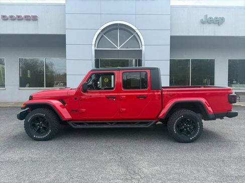 Certified 2020 Jeep Gladiator Sport AWD/4WD image 2