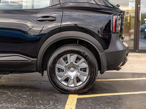 Used 2025 Nissan Kicks S AWD/4WD image 7