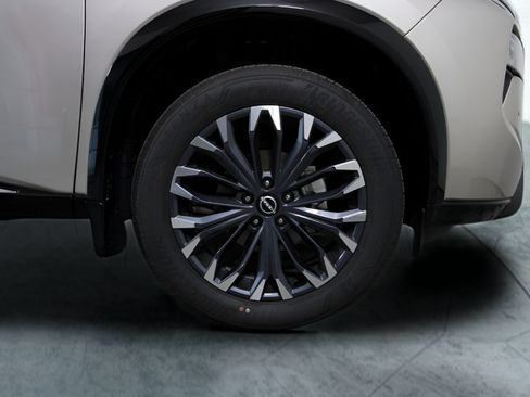 Used 2025 Nissan Rogue Platinum AWD/4WD image 33