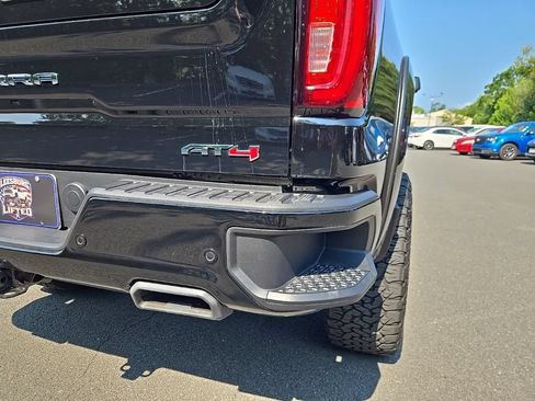 Used 2025 GMC Sierra 1500 AT4 w/ AT4 Premium Package AWD/4WD image 12