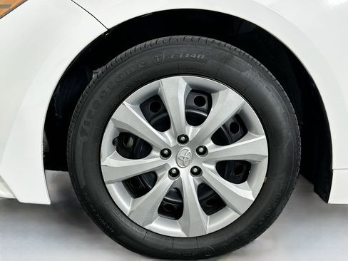 Used 2024 Toyota Corolla LE FWD image 11