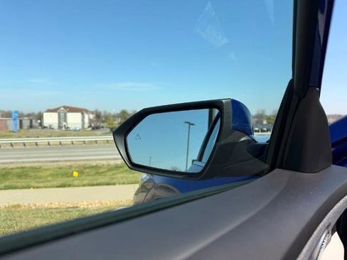 Used 2025 Hyundai Elantra Limited image 11