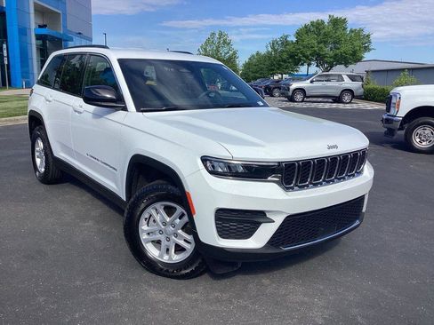 Used 2025 Jeep Grand Cherokee Laredo w/ Luxury Tech Group I AWD/4WD image 7
