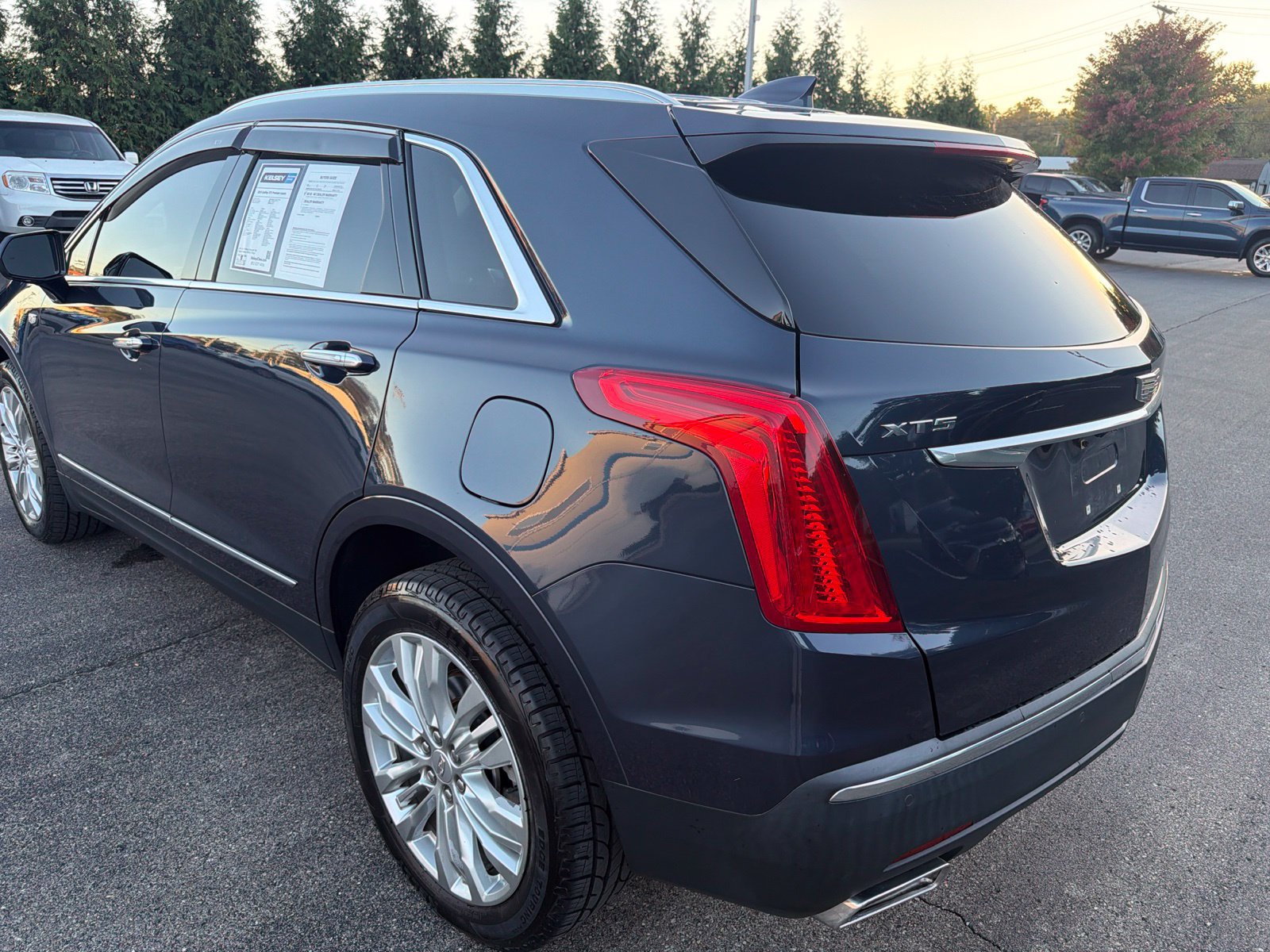 Used 2019 Cadillac XT5 Premium Luxury FWD image 3