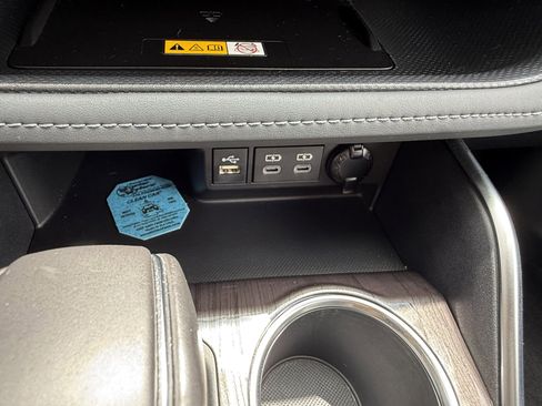 Used 2023 Toyota Highlander Limited w/ Protection Package #3 (TMS) AWD/4WD image 10