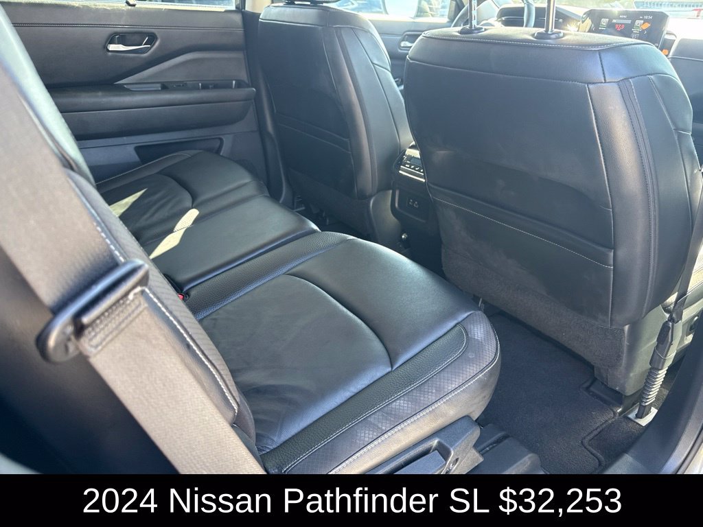 Used 2024 Nissan Pathfinder SL AWD/4WD image 23