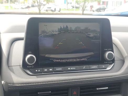Certified 2025 Nissan Rogue SV AWD/4WD image 14