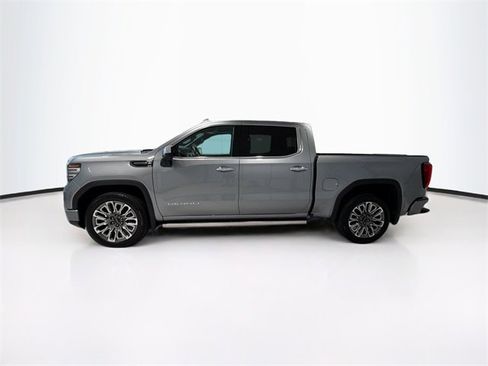 Used 2024 GMC Sierra 1500 Denali Ultimate image 4