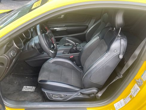 Used 2017 Ford Mustang Shelby GT350 w/ Convenience Package RWD image 14