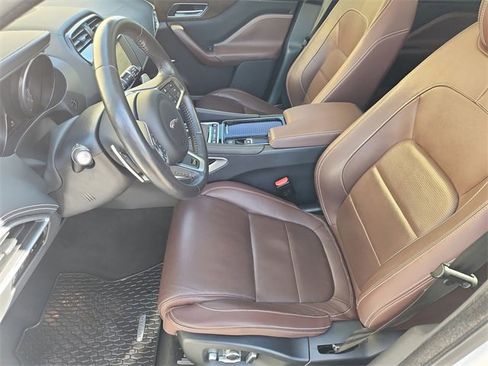 Used 2019 Jaguar F-PACE S image 20